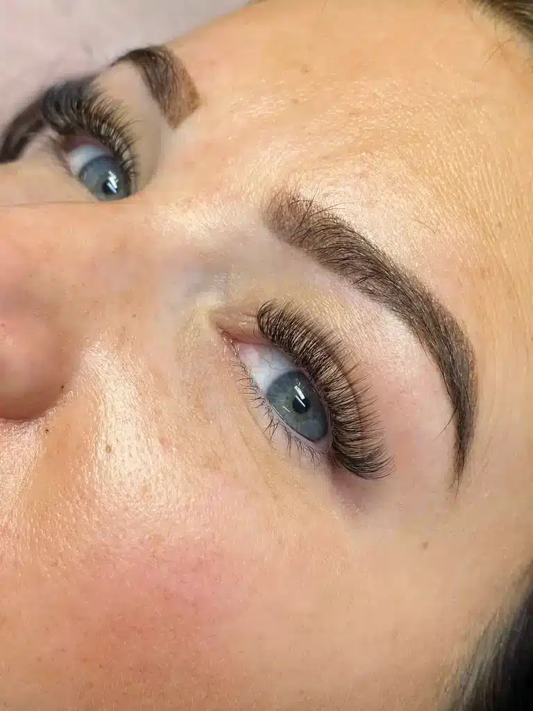 Hybride wimperbehandeling Lash by Ash